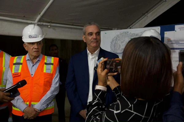 Abinader realiza visita de supervisión al túnel bajo la Plaza de la Bandera