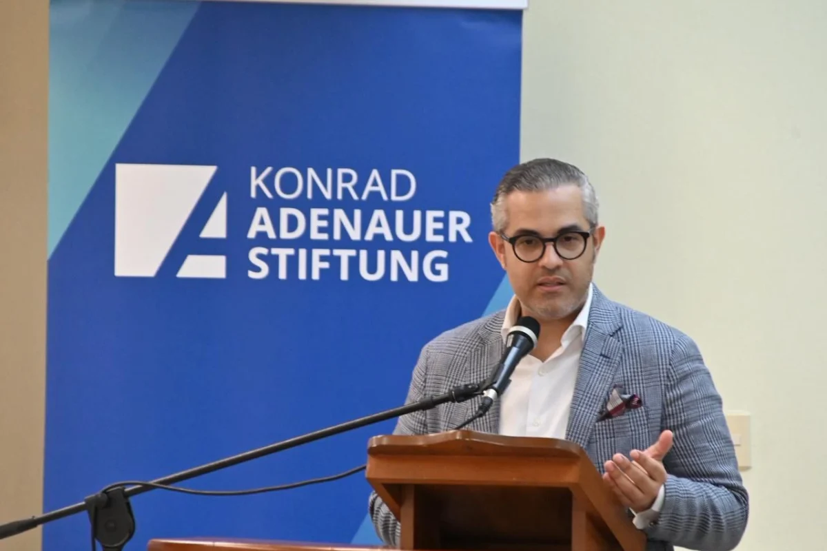 CODESSD, PUCMM y Fundación Konrad Adenauer impulsan reflexión académica para fortalecer la democracia y la institucionalidad en RD