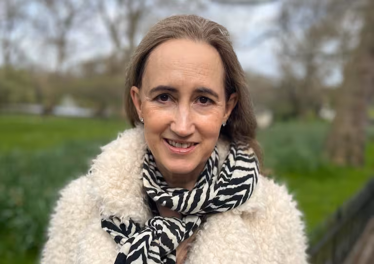 Fallece a los 55 años Sophie Kinsella, autora de «Loca por las compras»