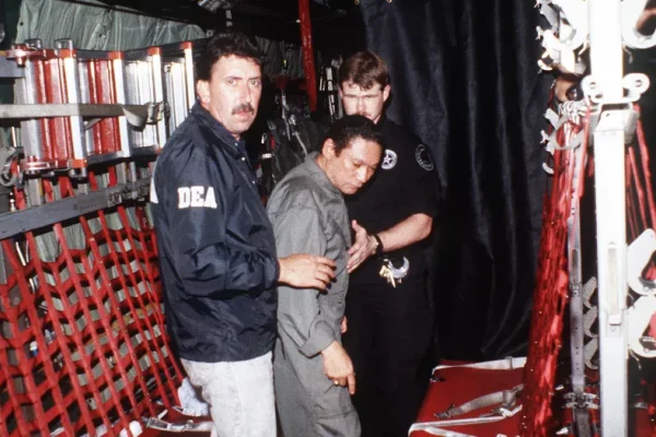 Hace 36 años y también en 3 de enero, Estados Unidos arrestó en Panamá al dictador Noriega