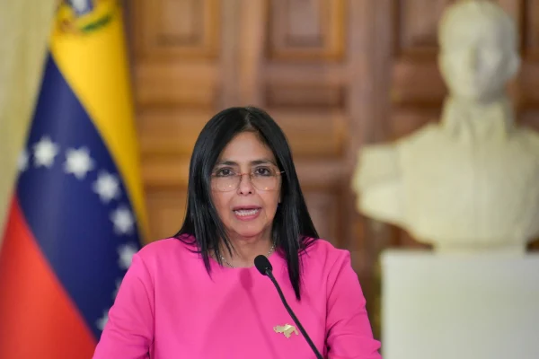 Juramentan a Delcy Rodríguez como presidenta encargada