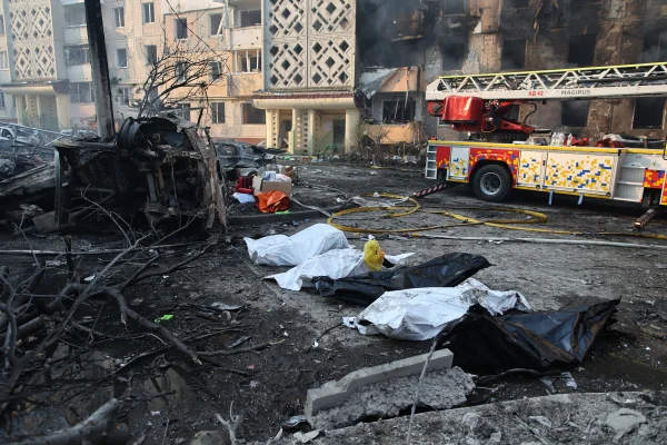 Ucrania denuncia que Rusia debilita el diálogo con un nuevo bombardeo