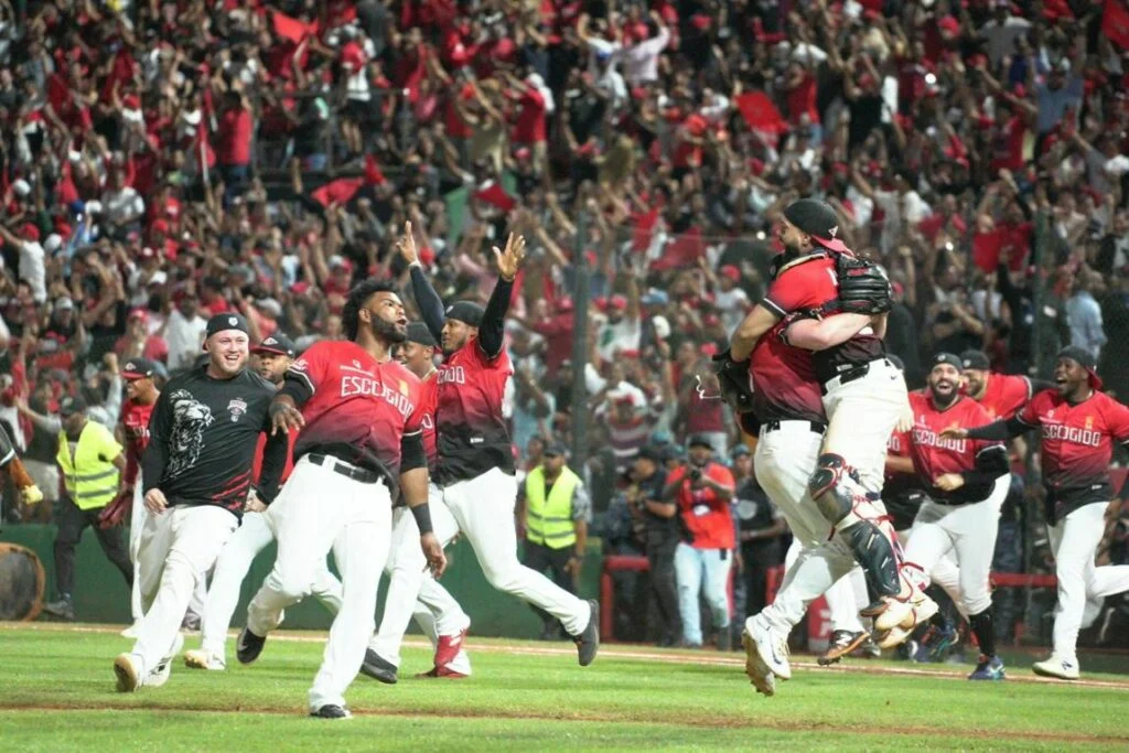 Abinader felicita a los Leones del Escogido por conquistar el bicampeonato de la Lidom