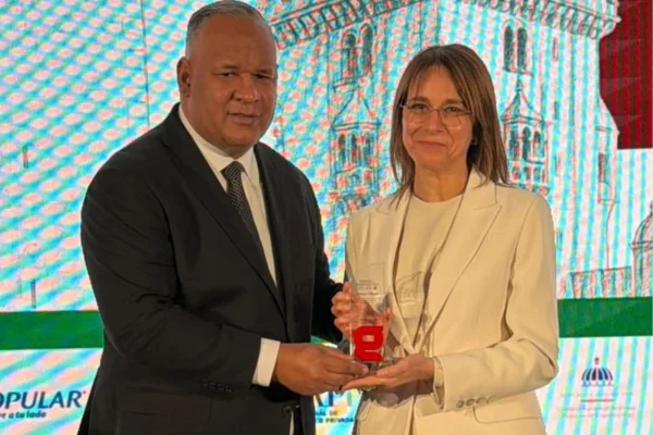 GALA Media Group entregó en Portugal el Premio Embajadora del Año a Patricia Villegas