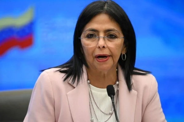 Vicepresidenta de Venezuela exige prueba de vida de Maduro tras supuesta captura por EE. UU.