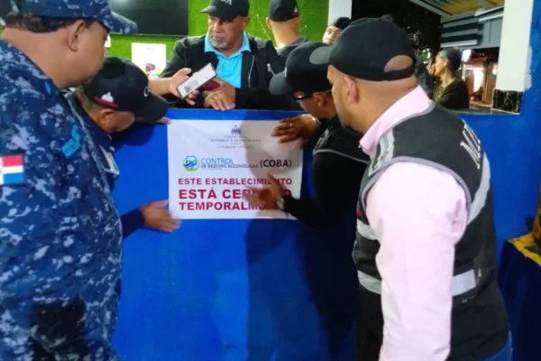 Autoridades cierran car wash en Loma de Cabrera tras muerte de extranjero