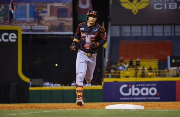 Toros del Este aplastan 17-1 a las Águilas Cibaeñas y siguen empates en la cima del RR