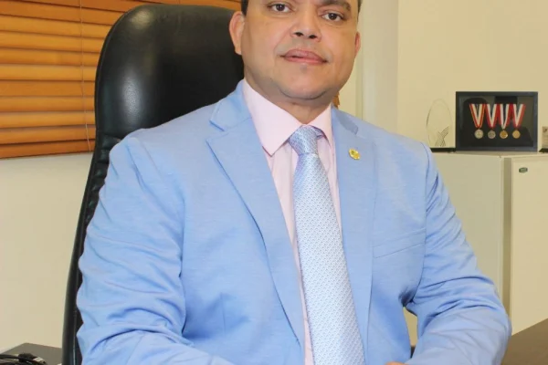 El presidente designa a Julio Landrón como director del Servicio Nacional de Salud