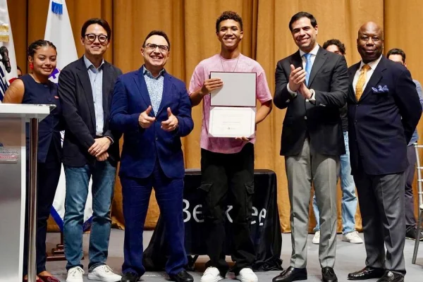 Concluye Berklee en Santo Domingo con 43 estudiantes becados con más de 200 millones de pesos