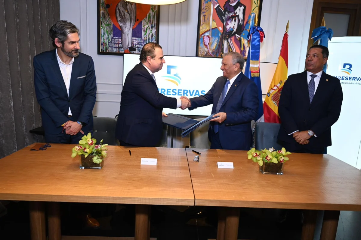 Banreservas y CaixaBank de España renuevan acuerdo para el envío de remesas