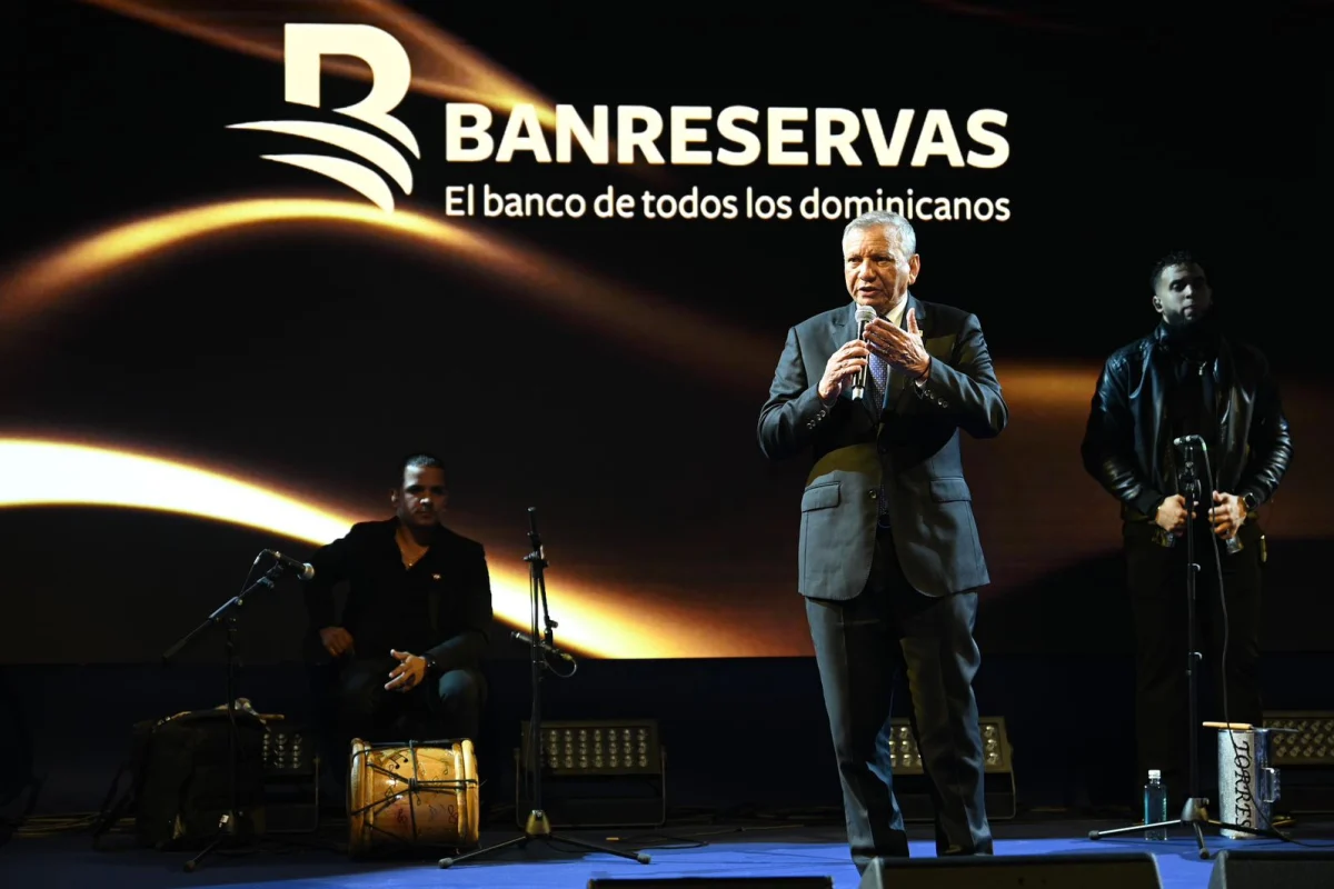 Banreservas rinde homenaje póstumo a José Cestero en el Teatro Real de Madrid durante FITUR 2026