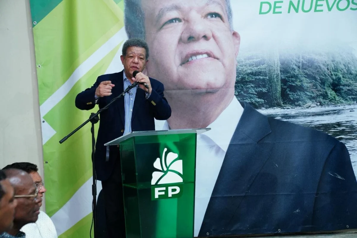  Leonel Fernández acusa al PRM de compras elecciones con dinero de Senasa