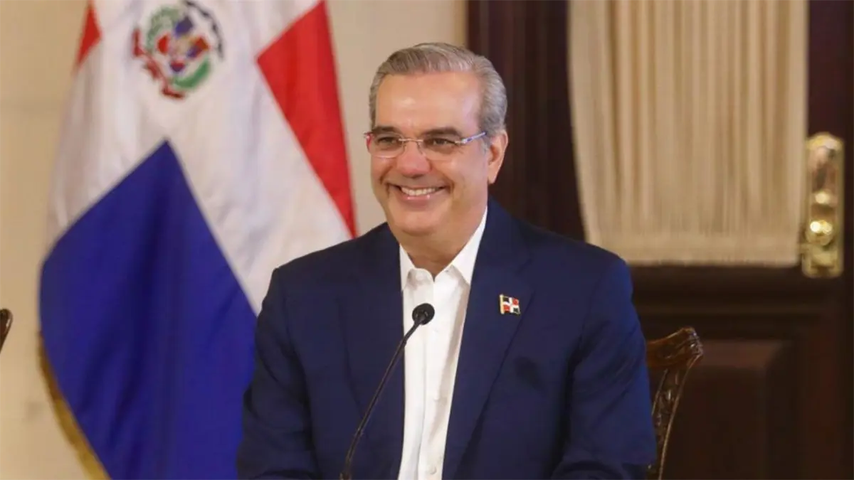 Presidente Abinader recibe hoy el primer pasaporte electrónico