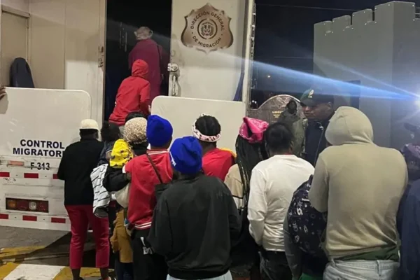 Ejército y Migración detienen 153 haitianos indocumentados en Constanza