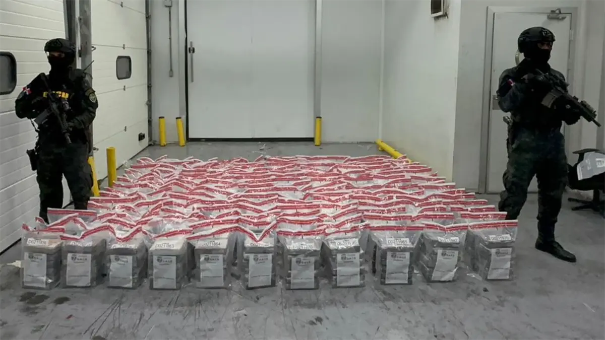 DNCD arresta hombre perseguido por alijo de 918 paquetes de cocaína