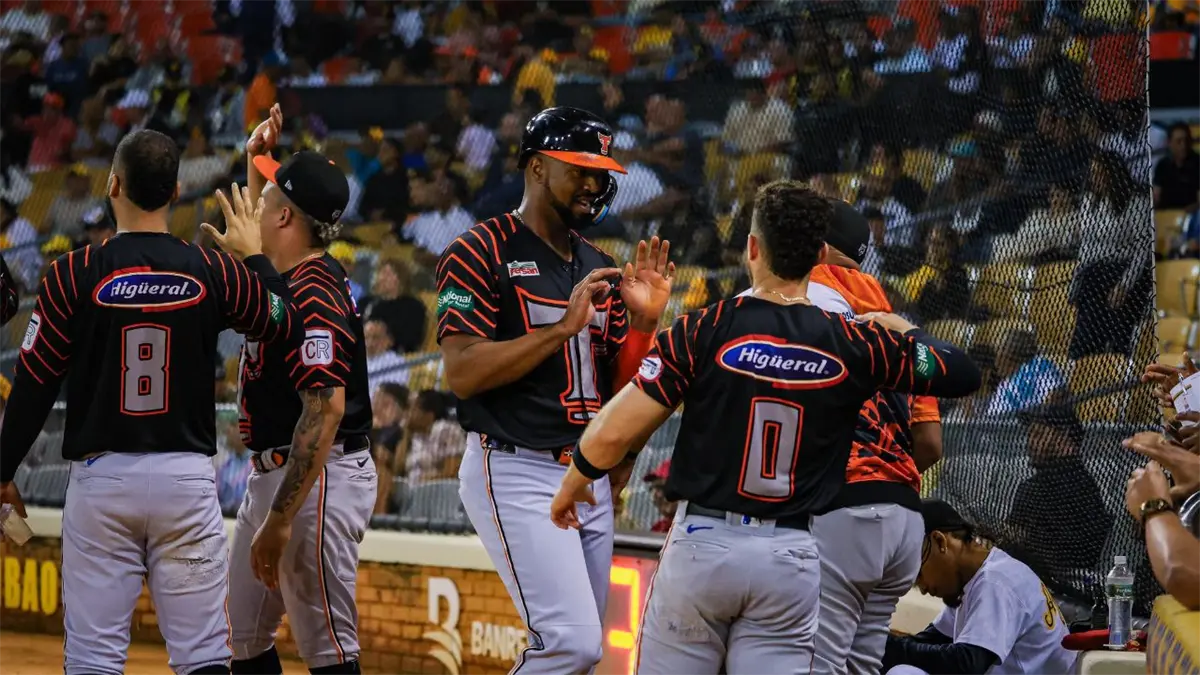 Toros del Este avanzan a la final tras dejar en el terreno a las Águilas