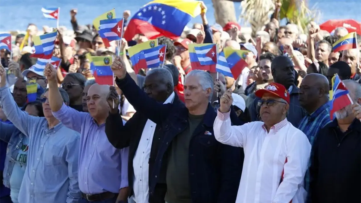 Incertidumbre política y económica total en Cuba tras la acción de EEUU contra Maduro