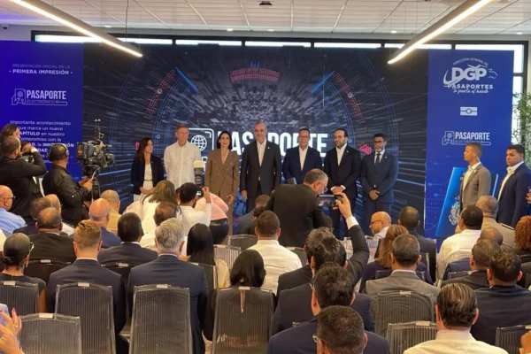 RD inicia la implementación del nuevo pasaporte electrónico