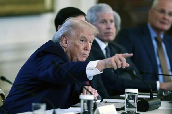 Trump invita a China y Rusia a comprar crudo venezolano gestionado por EE.UU.