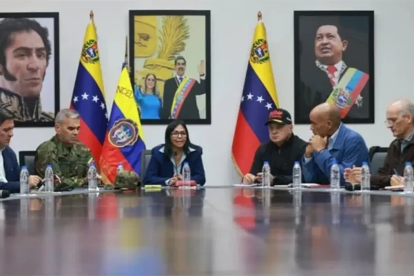 Delcy Rodríguez, líder interina de Venezuela, figura en la lista de sancionados por la UE
