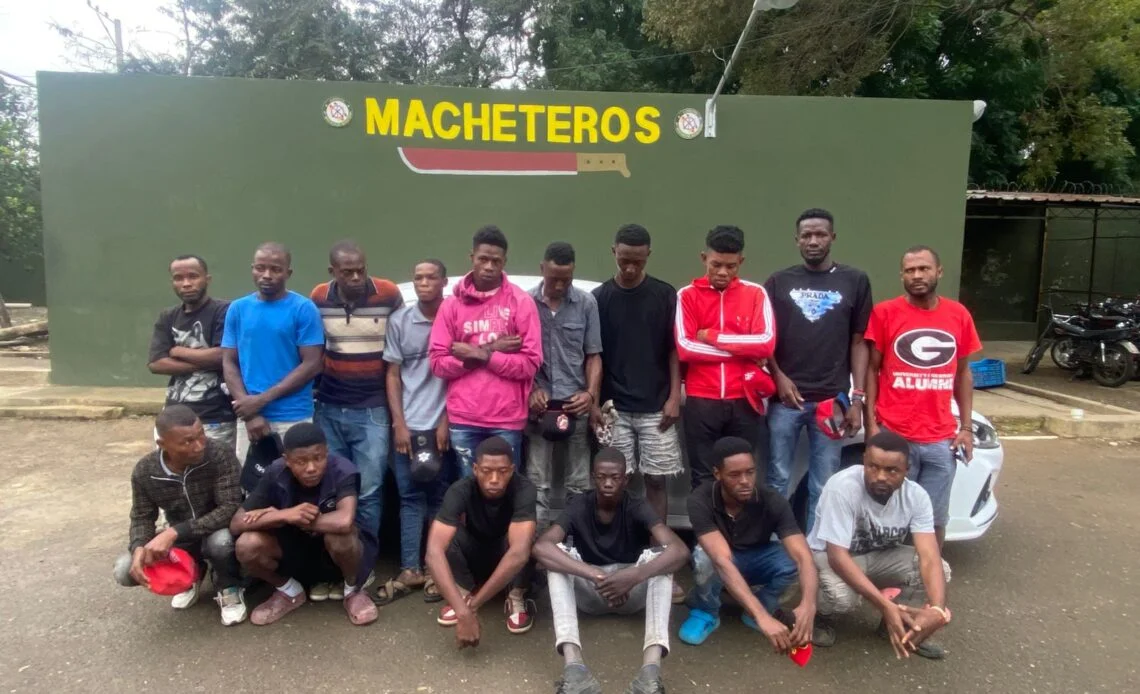 Militares sorprenden a 26 indocumentados en la provincia Valverde