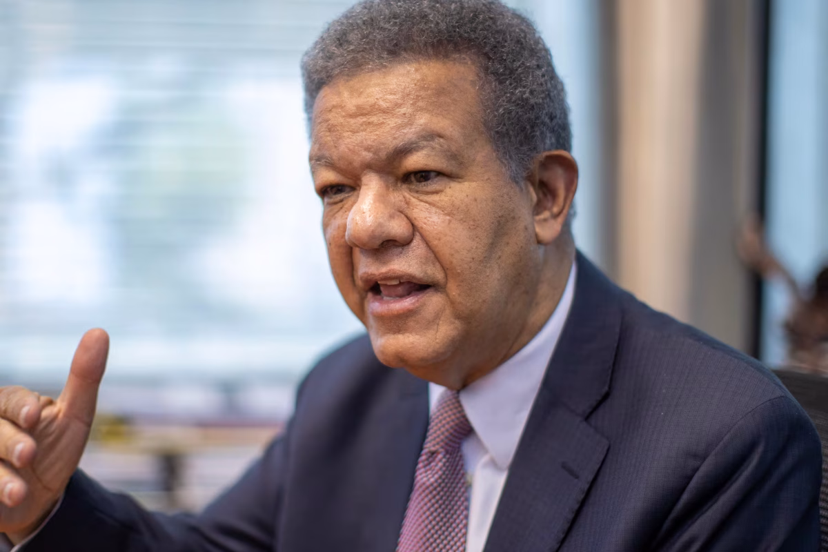 Leonel Fernández reafirma compromiso con RD: “La educación es el cimiento del destino de la nación”