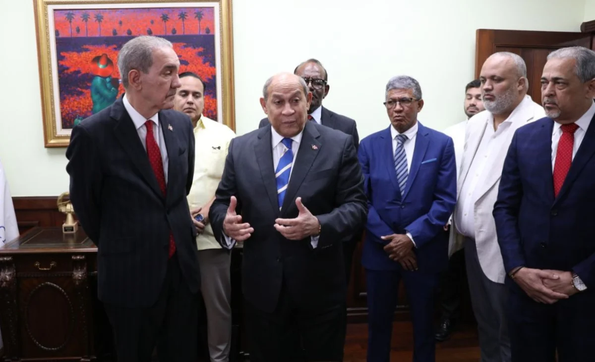 Rafael Evaristo Santos Badía asume como ministro del Mescyt