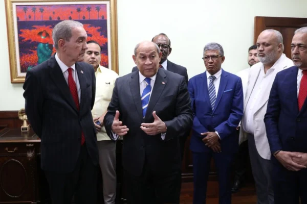 Rafael Evaristo Santos Badía asume como ministro del Mescyt