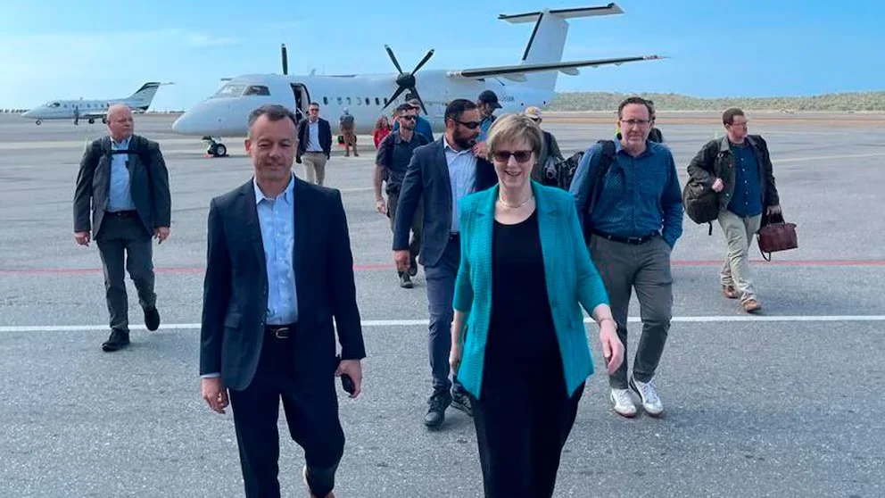 Encargada de Negocios de EE. UU. para Venezuela llega a Caracas para reabrir misión diplomática