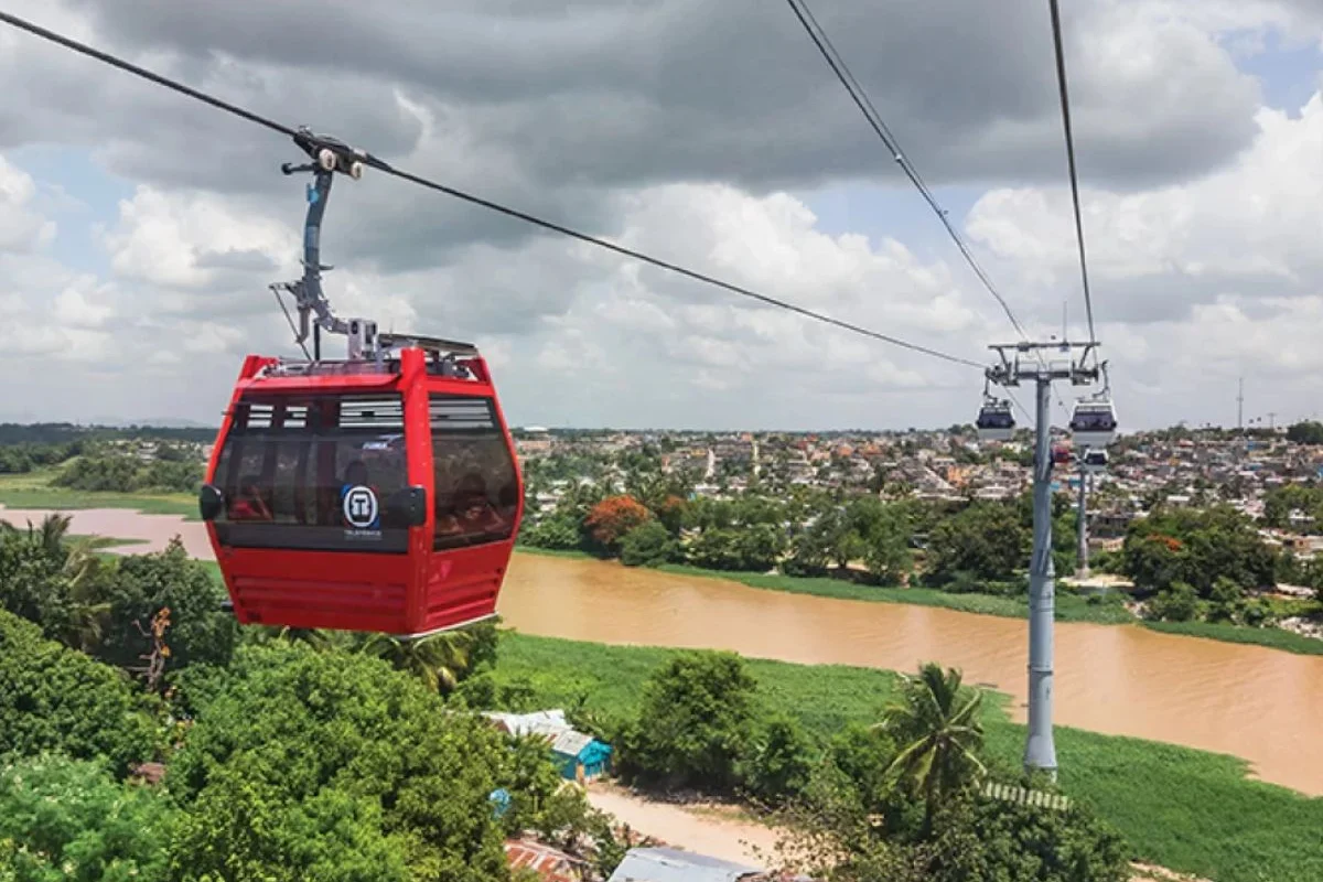 Tramo de la Línea 1 del Teleférico de Santo Domingo continúa fuera de servicio tras apagón general