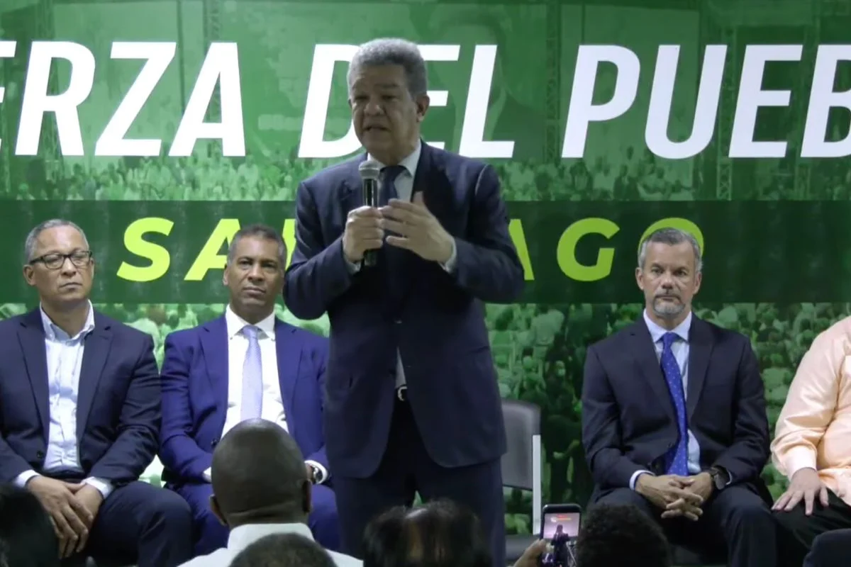 Leonel Fernández al PRM: “Ya no prometan más, hagan”, tras denunciar el “atraco de SeNaSa”