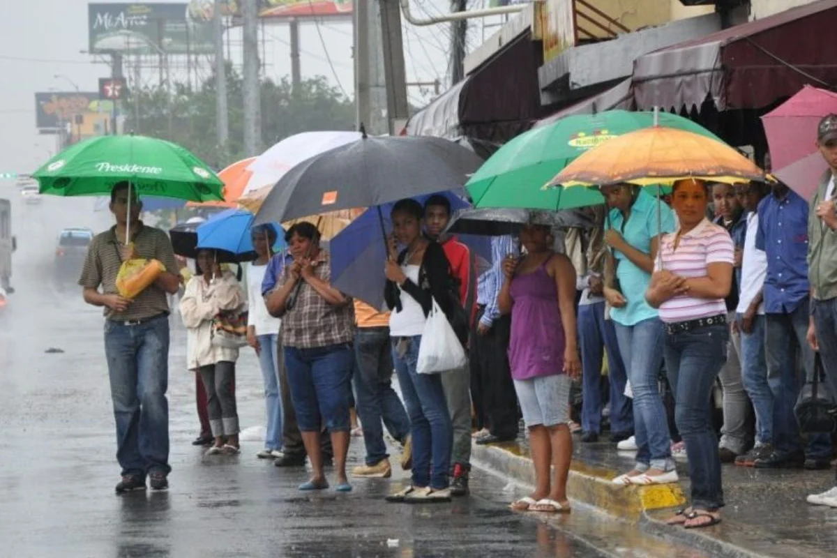Vaguada provocará aguaceros, tormentas eléctricas y ráfagas de viento este sábado