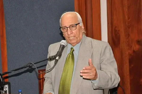 Muere el destacado periodista Enmanuel Castillo, director del periódico La Información de Santiago