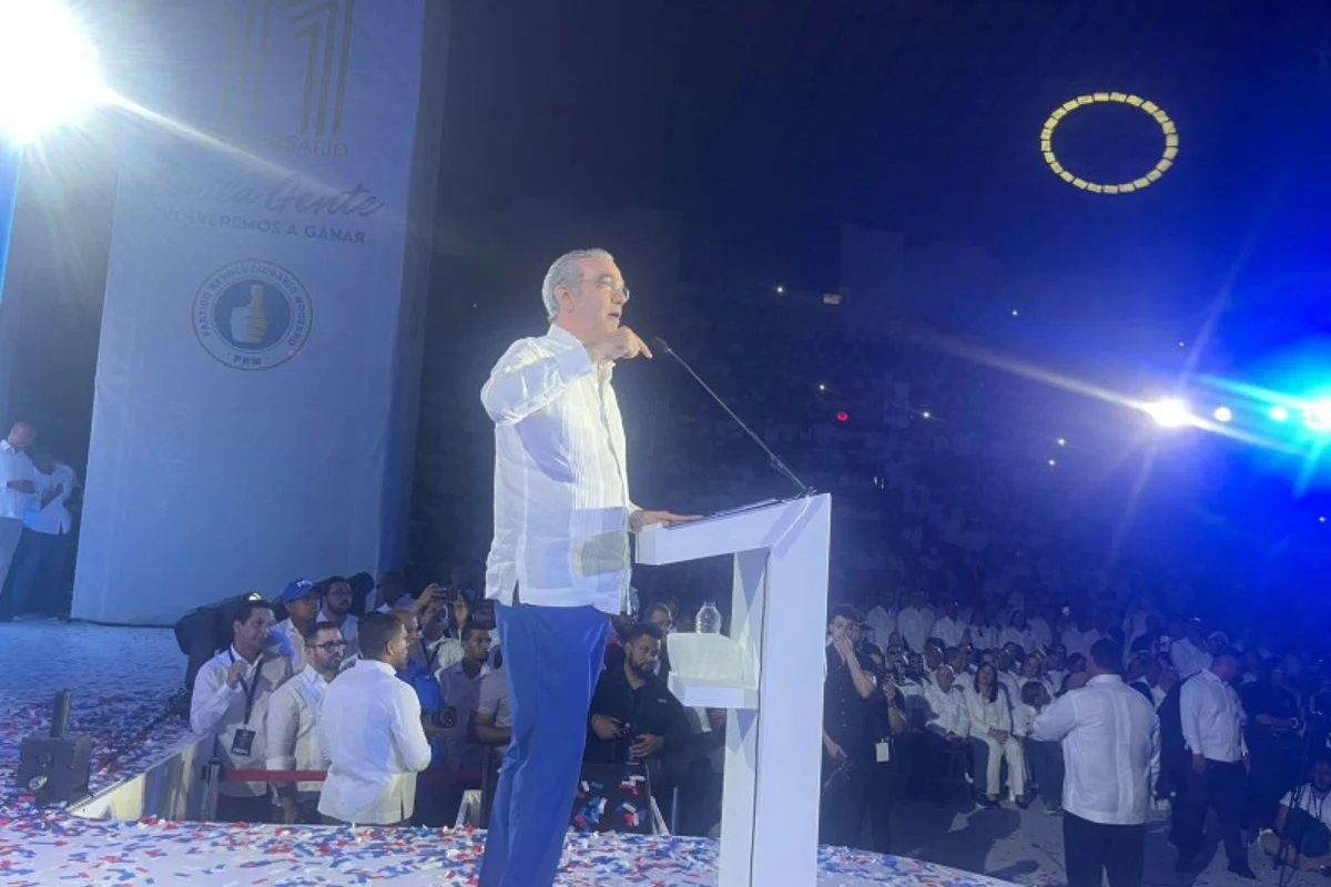 Abinader advierte que la corrupción traiciona los principios del PRM