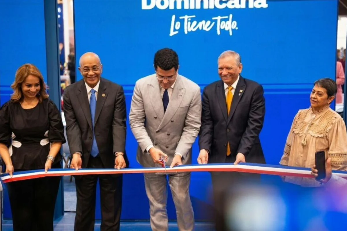 David Collado inaugura stand de República Dominicana en ANATO 2026 y resalta crecimiento del mercado colombiano