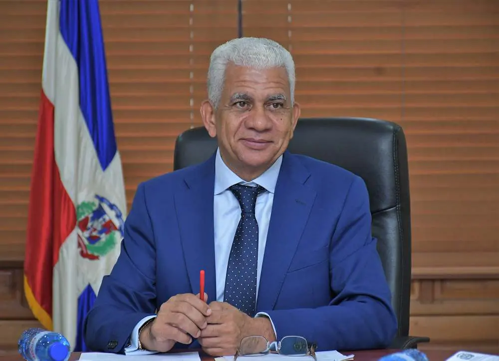 Ricardo de los Santos respalda fusión MINERD-MESCYT y asegura no afectará el 4 % de Educación