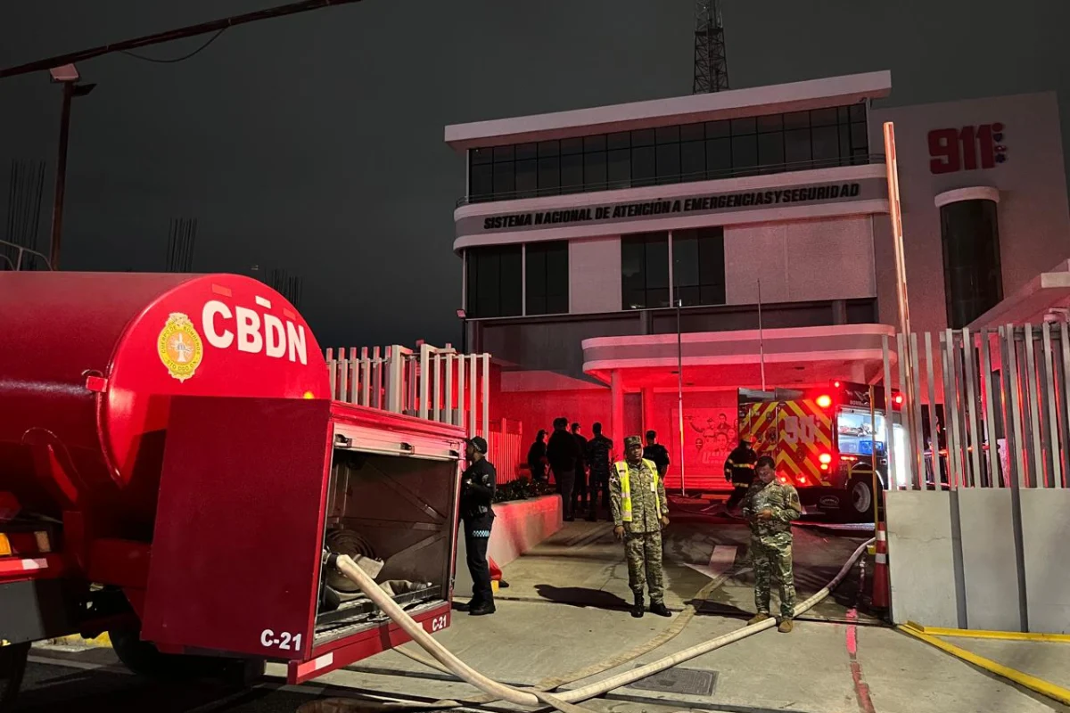 Sistema 9-1-1 activa plan de contingencia tras conato de incendio; Servicios continúan desde la sede de Zona Norte