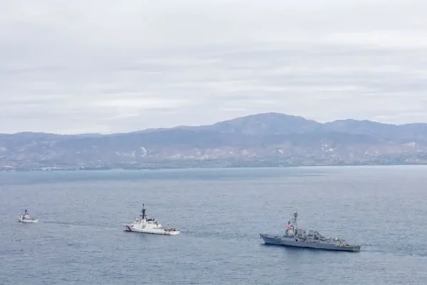 Buques de guerra de Estados Unidos llegan a Haití para combatir pandillas