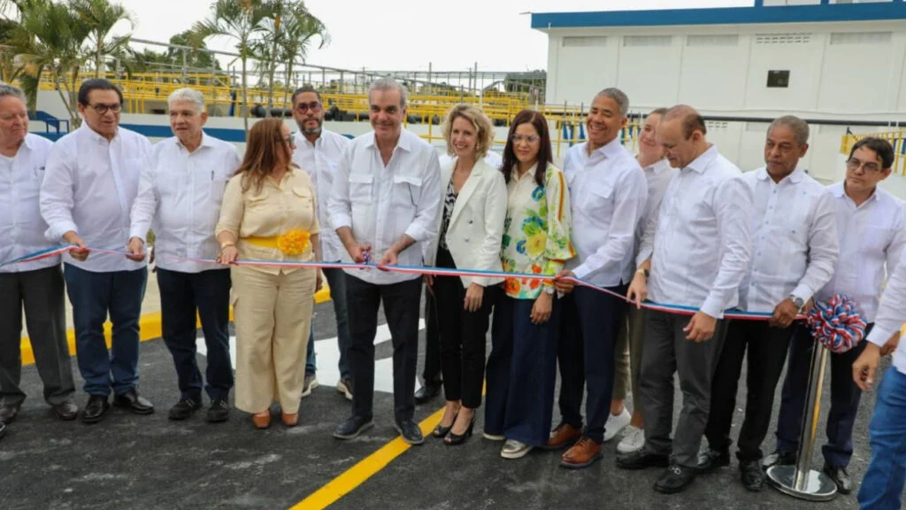 Abinader inaugura rehabilitada Planta de Tratamiento de Agua Potable Noriega I