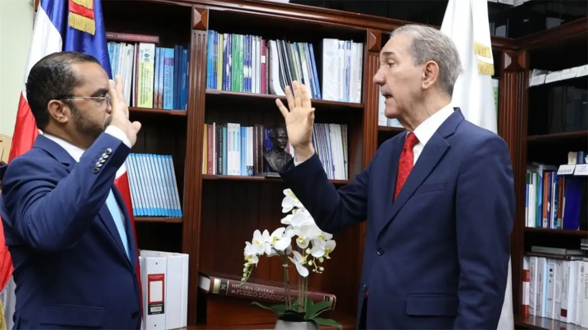 García Fermín juramentan a Jimmy Rosario Bernald como nuevo rector del ITLA