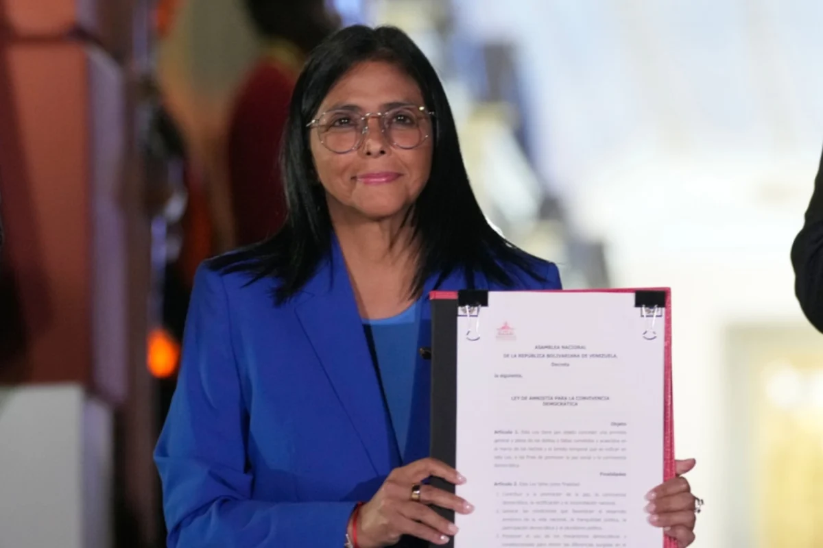Delcy Rodríguez promulgó la Ley de Amnistía: «Se abre una nueva etapa de reencuentro y perdón»