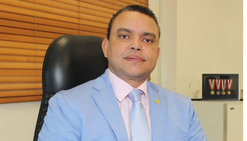 Servicio Nacional de Salud destituye al director del hospital Salvador B. Gautier