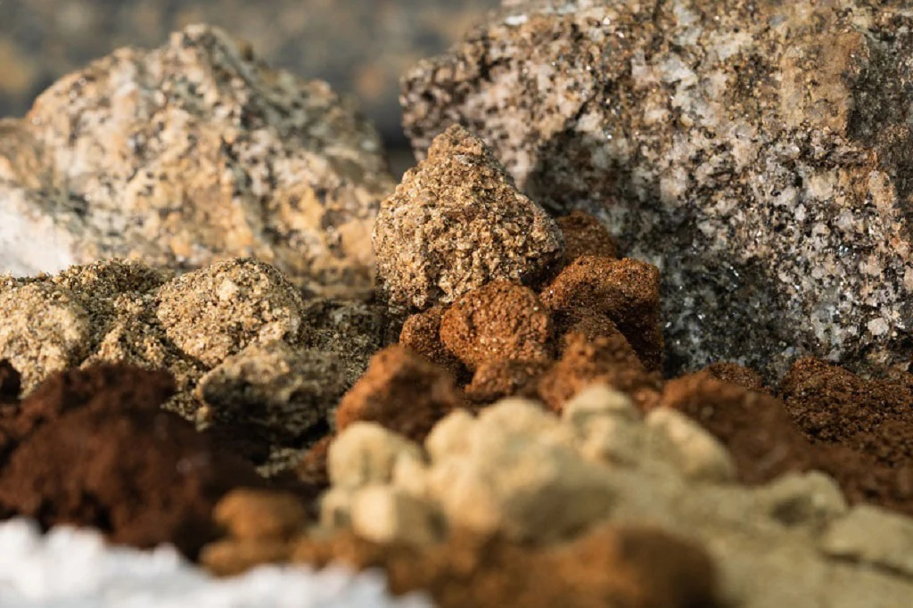 Abinader afirma explotación de tierras raras sería principal fuente no tributaria de ingresos