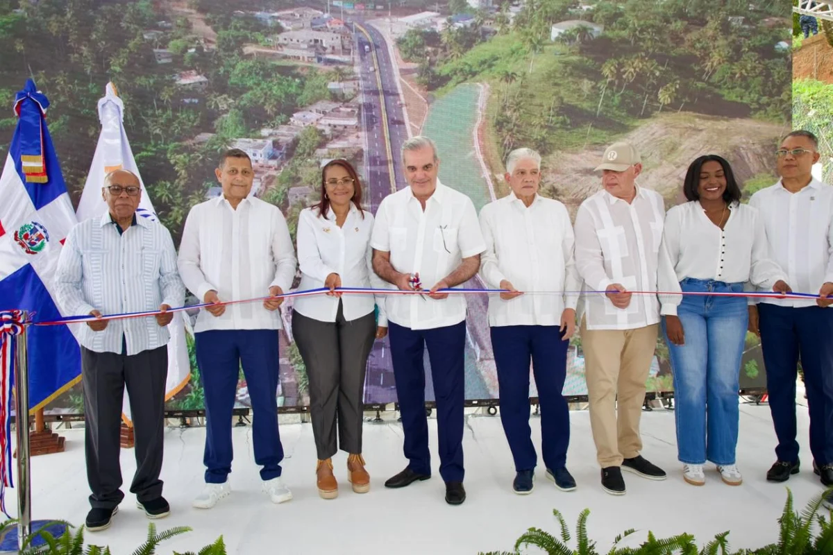 Abinader inaugura ampliación a cuatro vías de la entrada a Samaná que beneficia más de 110,000 personas y fortalece el turismo de la zona