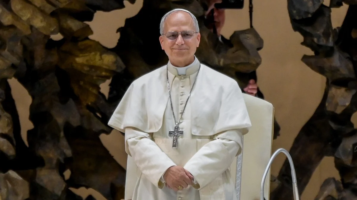 El papa pide trabajar por la paz y buscar soluciones «sin usar las armas»