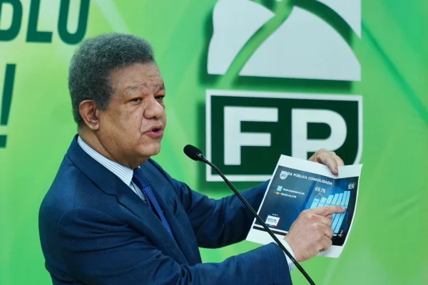 Leonel cuestiona excusas del Gobierno ante crisis del petróleo y asegura que “la gente no resiste más presión sobre su bolsillo”