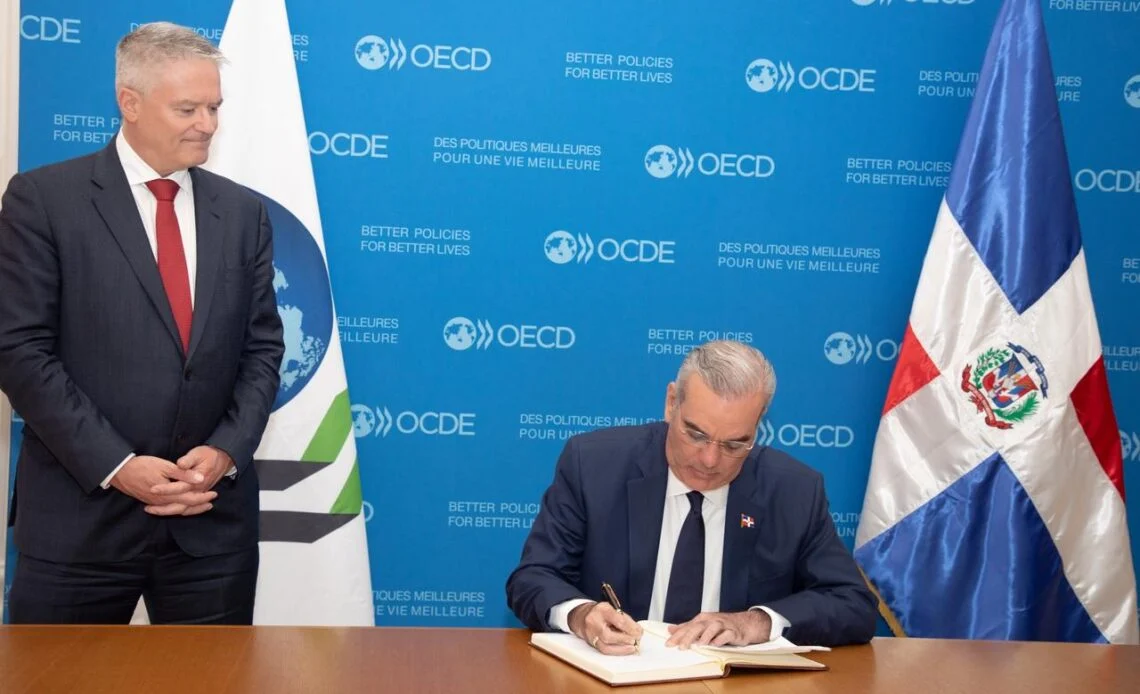 RD formaliza acercamiento a la OCDE con firma de Memorando de Entendimiento