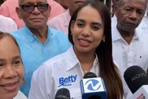 Betty Gerónimo atribuye crisis de basura en Santo Domingo Norte a incumplimiento de contrato