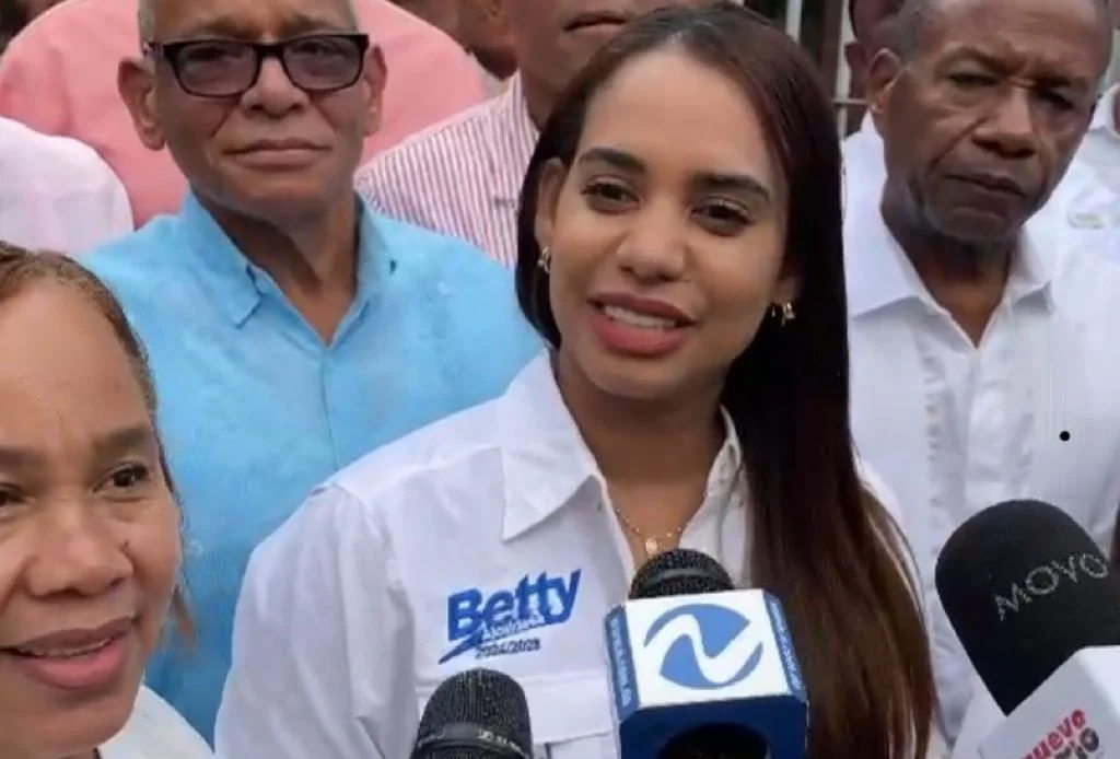 Betty Gerónimo atribuye crisis de basura en Santo Domingo Norte a incumplimiento de contrato
