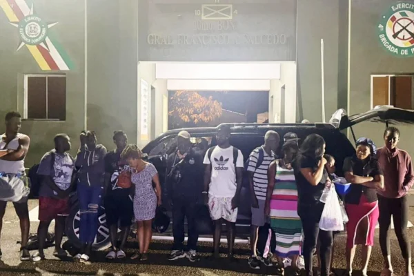 Condenan a dos años de prisión y pago de 30 salarios mínimos a hombre por tráfico haitianos en RD